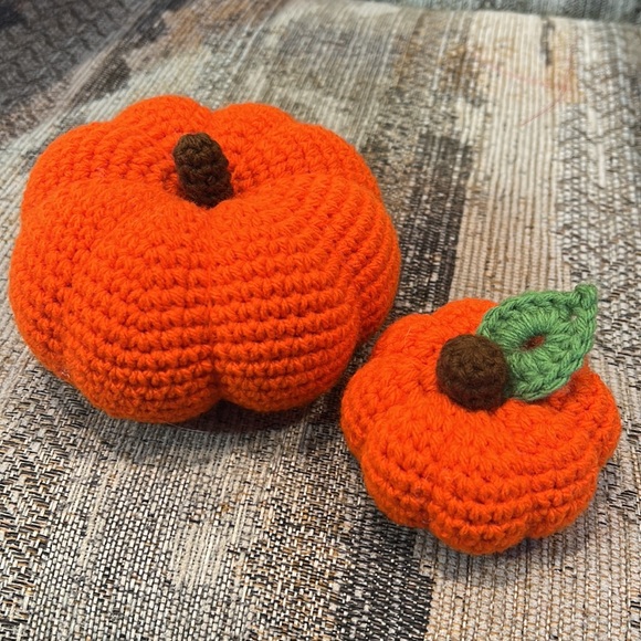 Crochet Classic Orange Pumpkin🎃 - Picture 3 of 3